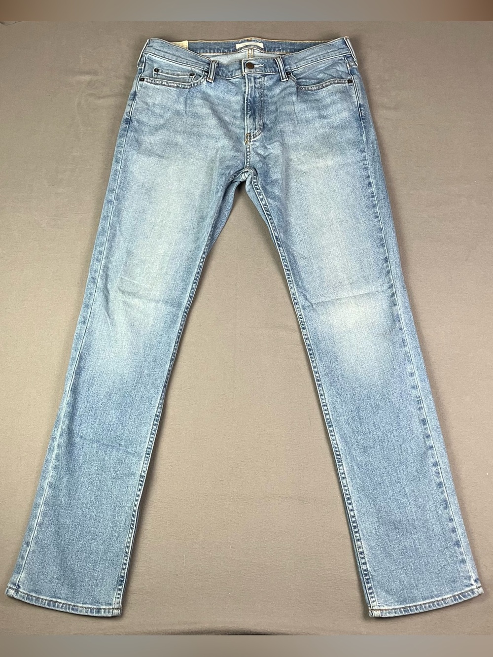 Abercrombie & Fitch Men’s Slim Straight Jeans Size 32x34 Ligjt Blue Wash